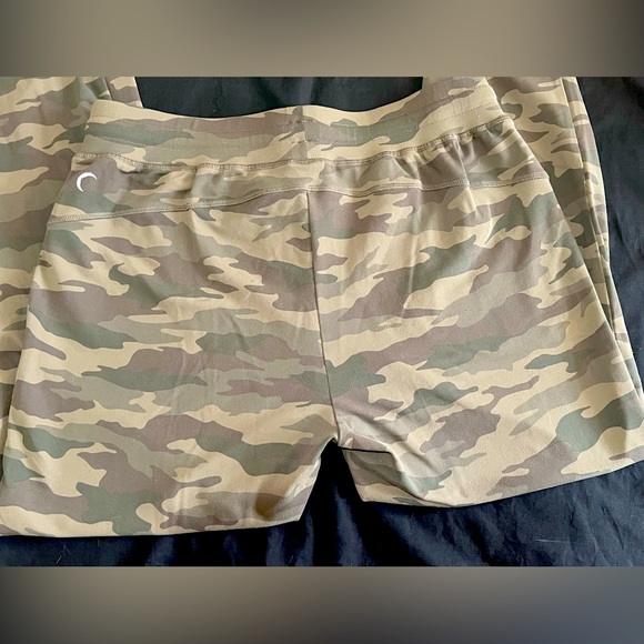 ZYIA Active Green Camo Unwind Jogger Medium Olive - Picture 4 of 6